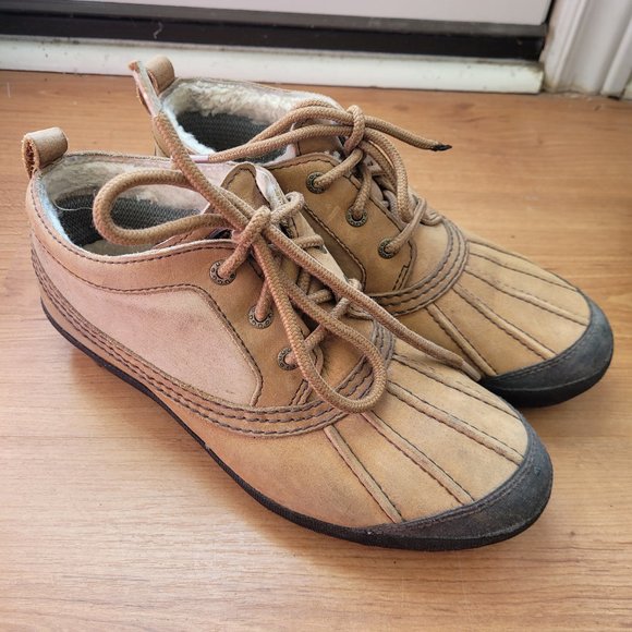 UGG Rain Boots - Price Drop! - Picture 1 of 4